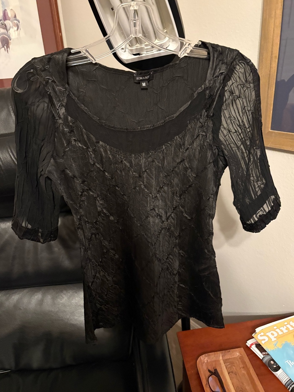 Komarov Black Crinkle Scoop Neck Short Sleeve Top